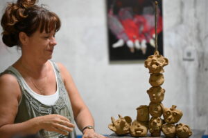 Atelier de sculpture Journée du Patrimoine 2025 Béziers Atelier des 5 Sens art collaboratif Passionnisme